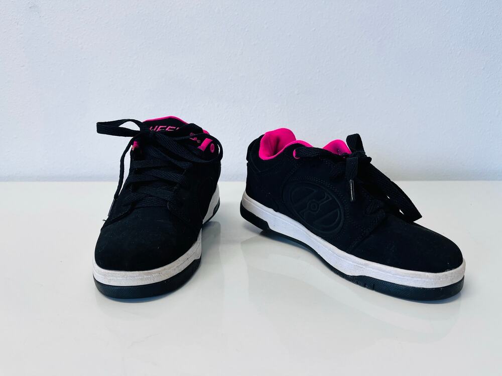 Heelys shoes size 5Y